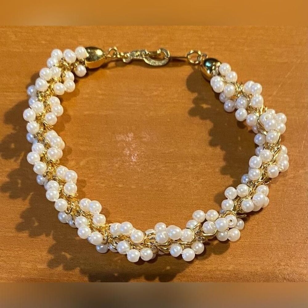 White Faux Pearl Beaded Chain Bracelet Womens Gold Tone Lobster Clasp 6.5”